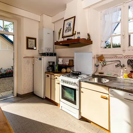Casa de Férias Maison Charmante Au Pouliguen Avec Accès Direct à La Le Pouliguen